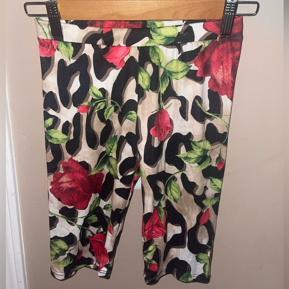 Fashion Nova Release Me Red Rose Print Bike Shorts NWT woman’s small
